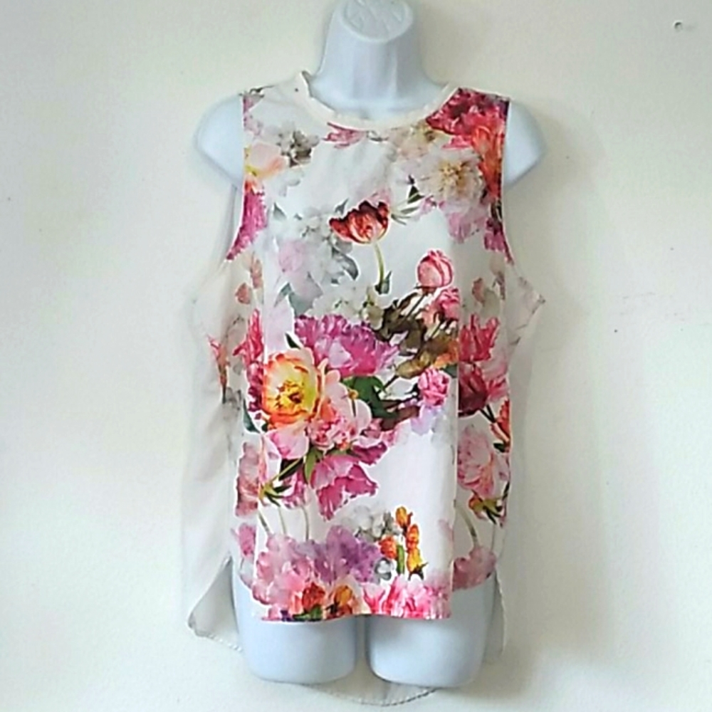 One Clothing silky floral on cream design sleeveless top L
